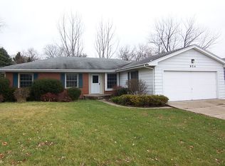 954 Johnston Dr, Aurora, IL 60506