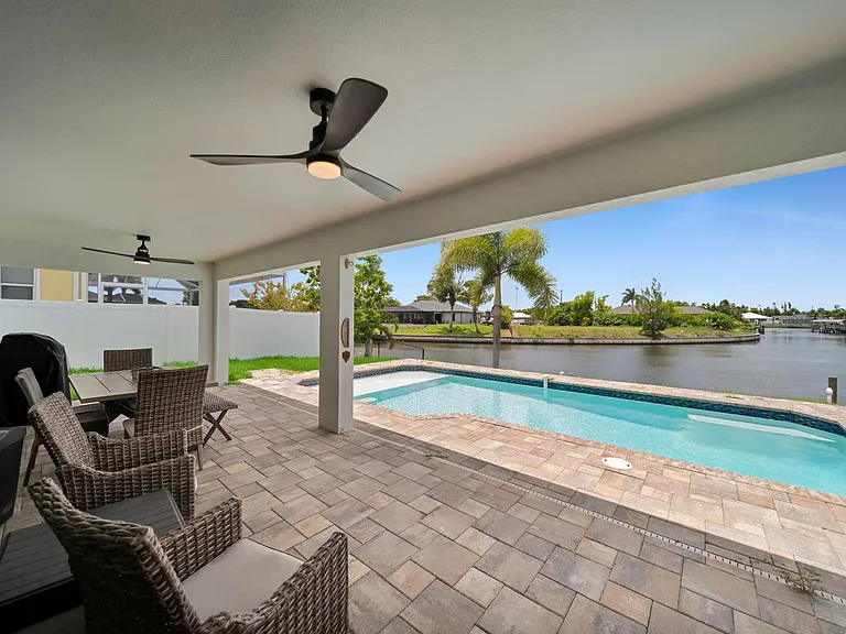2204 SW 30th Ter — Photo 30