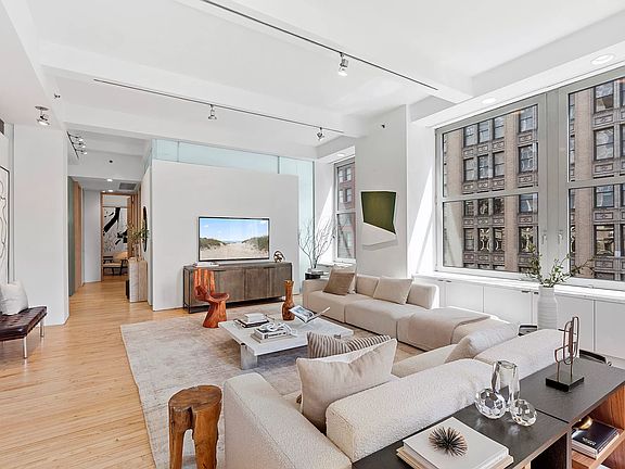 4th image of 222 Park Ave S APT 6A