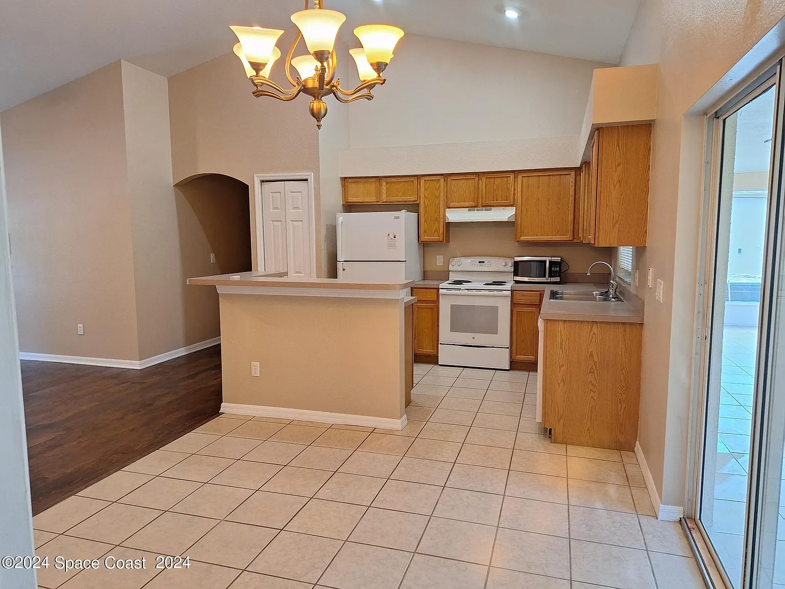 3 bed, 2.0 bath, 1199 sqft, $1,775 — Photo 4