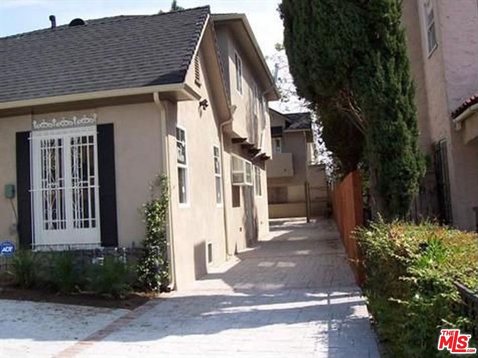 2nd image of 5008 Rosewood Ave APT C