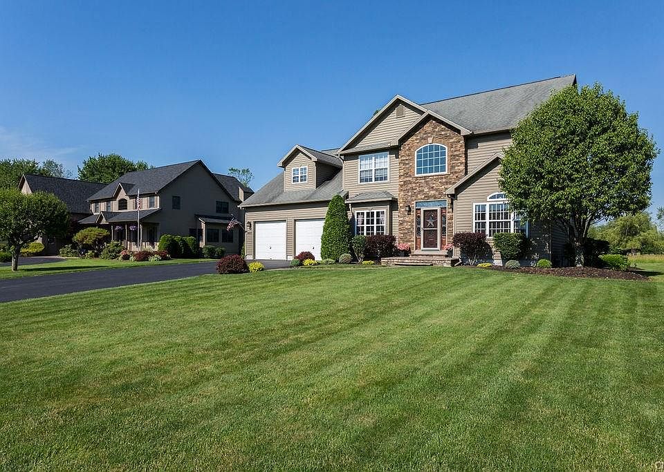 1st image of 8825 Wedgefield Ln
