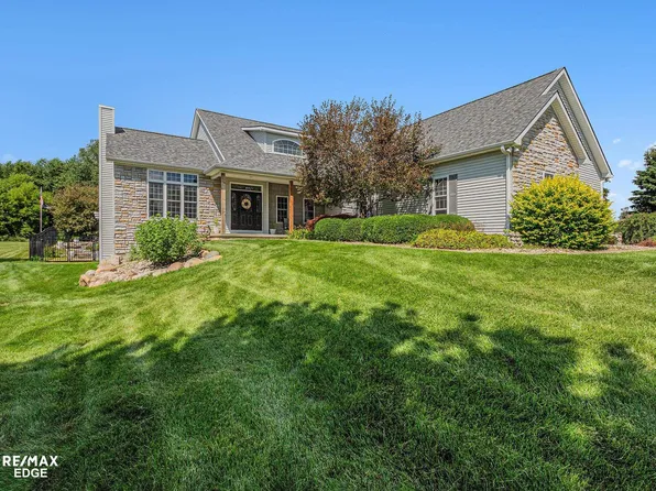 1077 Christine Dr, Lapeer, MI 48446