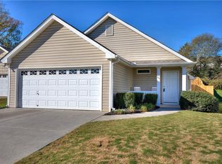 64 Oakbrook Dr SW, Cartersville, GA 30120