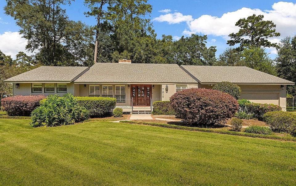 1st image of 751 Bocage Ln