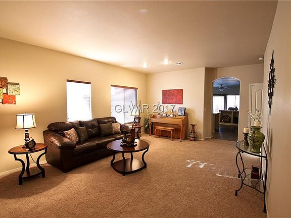4th image of 920 Echo Beach Ave
