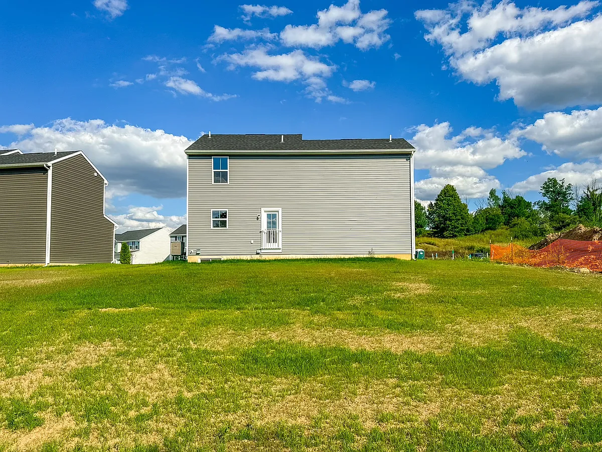 Building Photo - 16 Trailhead Rd