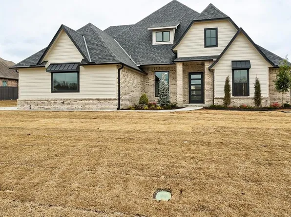 149 N Oaks Rd, Harrah, OK 73045