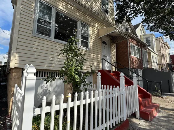 80 Mcadoo Avenue image 3 of 13