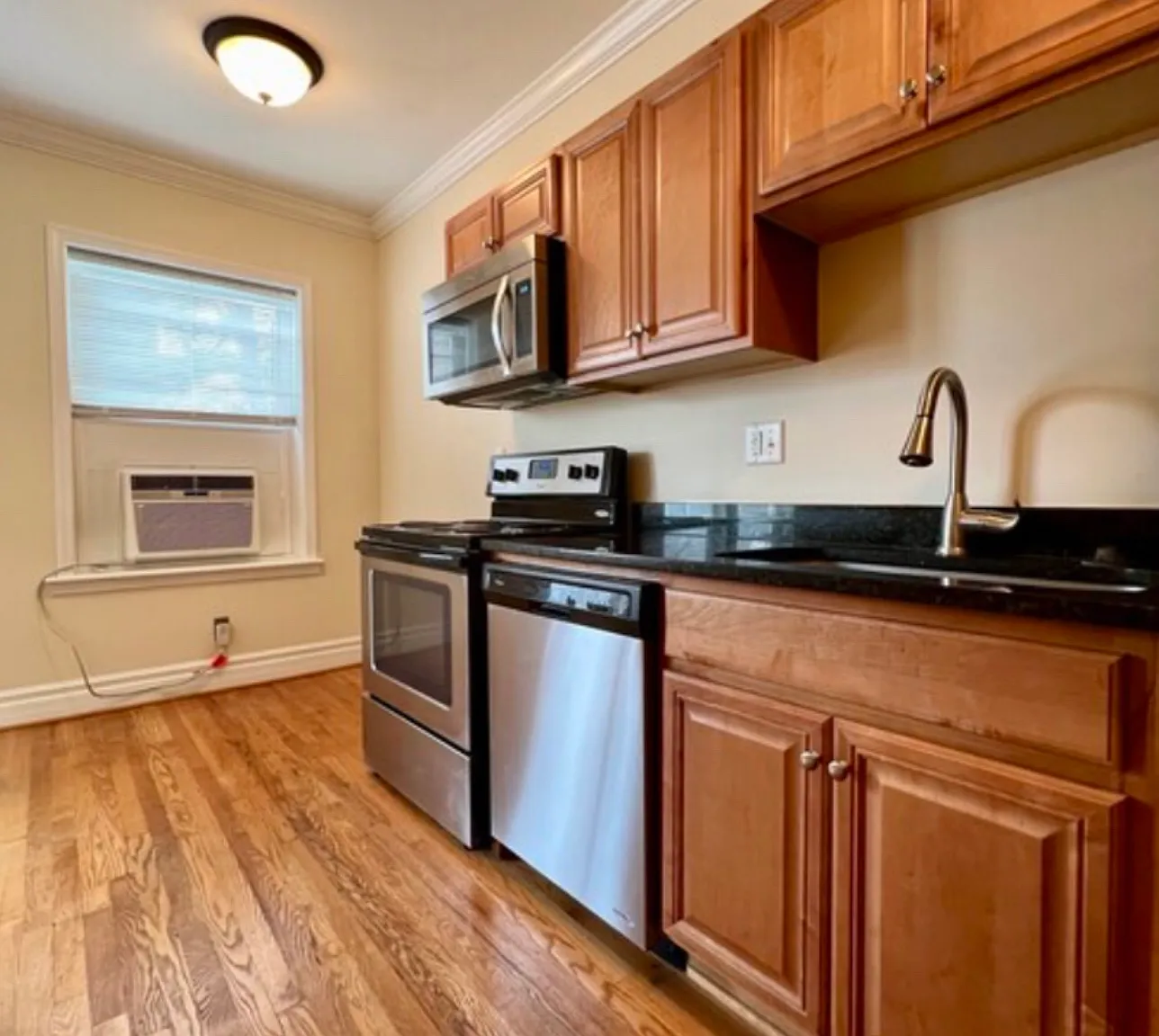 West Pine Apartments — Photo 1