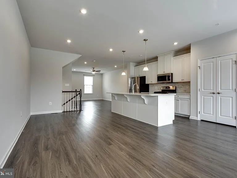 7912 N Gladden Farm Way — Photo 14
