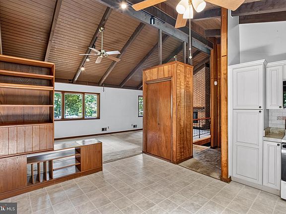 4th image of 40743 Magee Dr