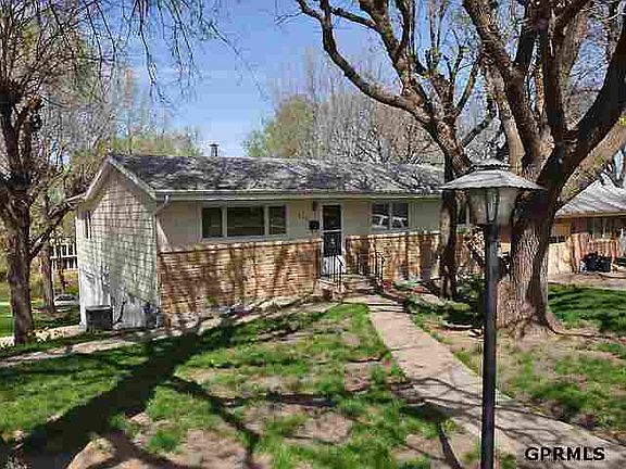2nd image of 7866 Lakeview Dr