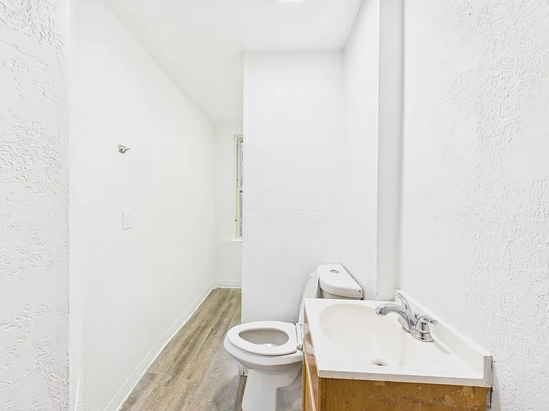 365 Orms St #1 — Photo 10