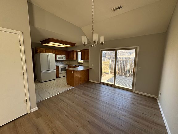 4th image of 410 Trent Ct