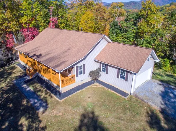 1242 Sally Gap Rd, Hayesville, NC 28904