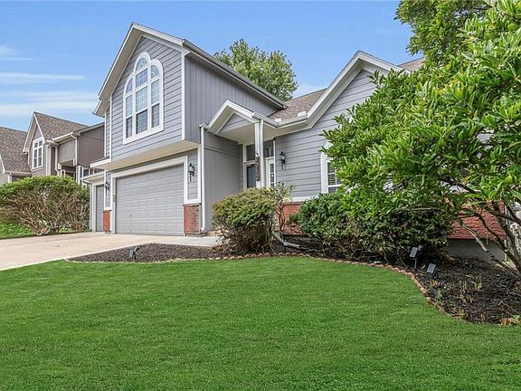 3rd image of 7912 W 155th Pl