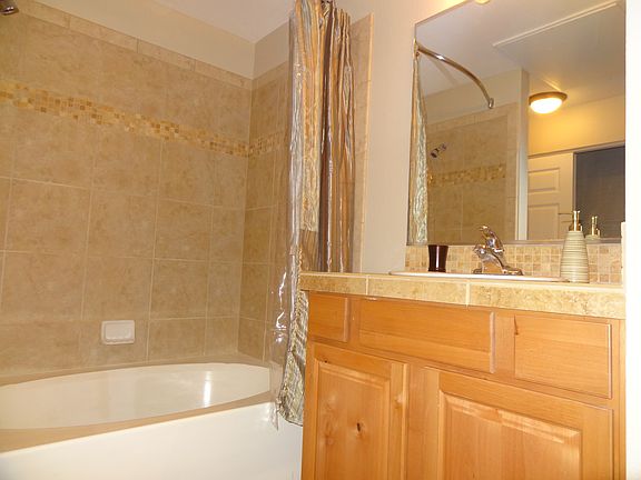 Garden tub in bathroom