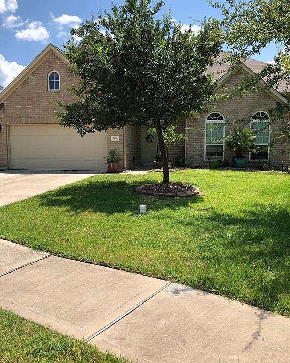 1st image of 5906 Rosemary Cir