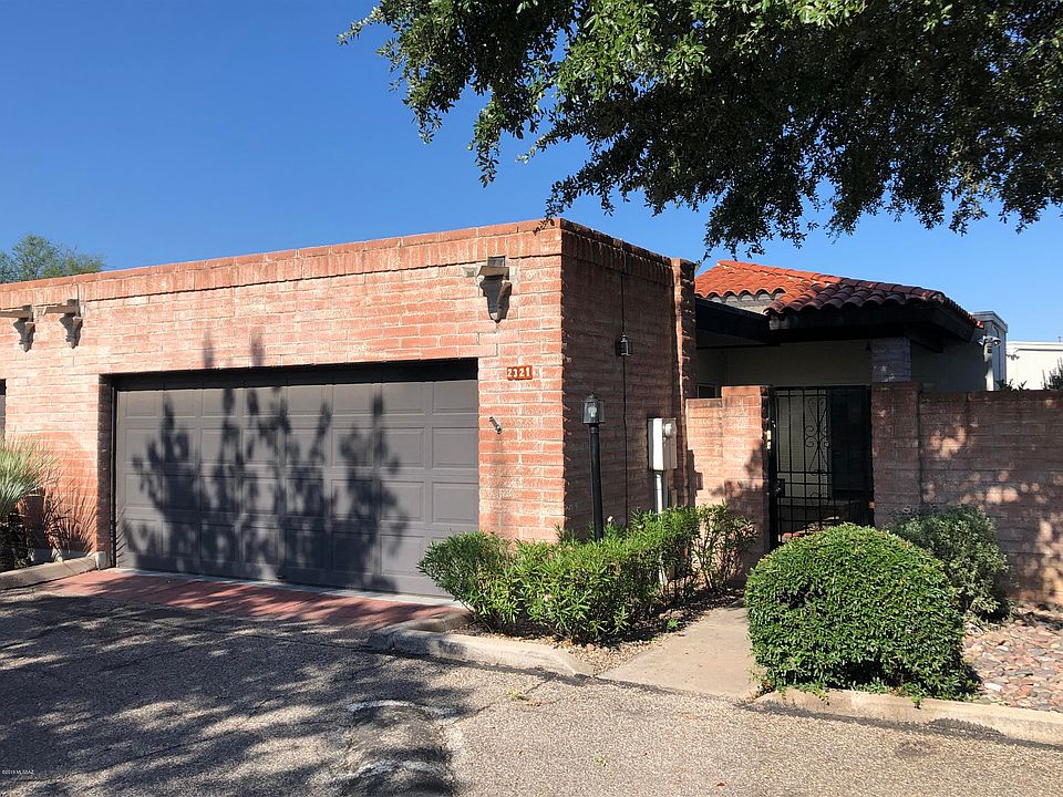 1st image of 2321 N Avenida Barcolle