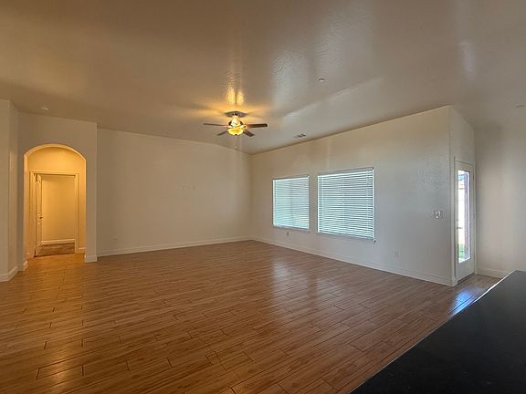 3rd image of 5436 W Acacia Ave