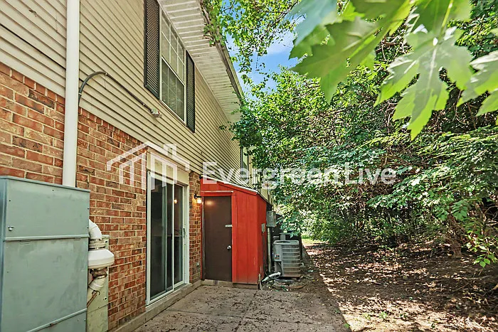 7647 Mount Hood Dr — Photo 14