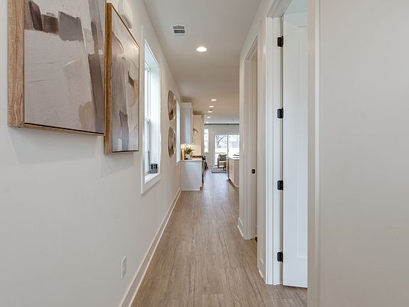 5th image of 211 Duke St #A