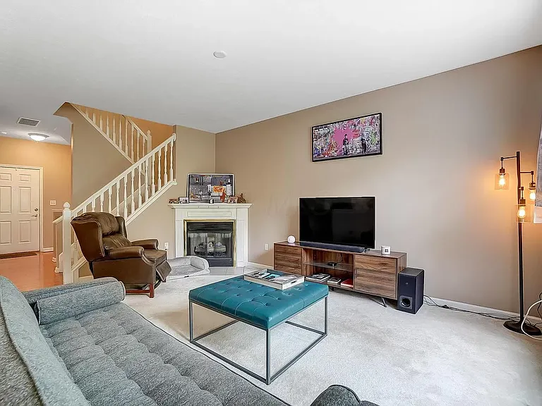 728 Spring Valley Dr — Photo 36