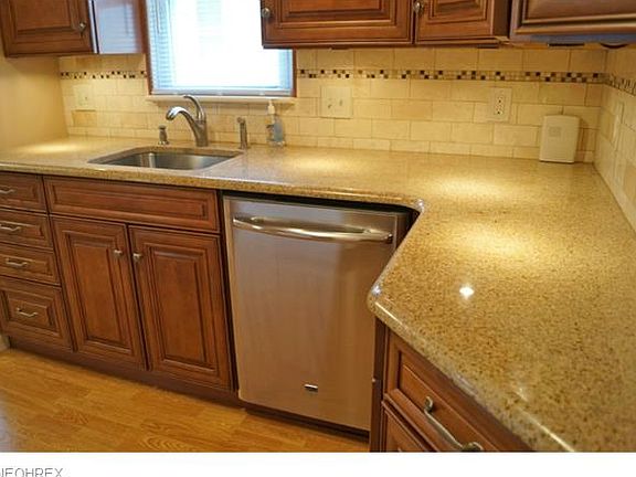 4th image of 5714 Pelham Dr