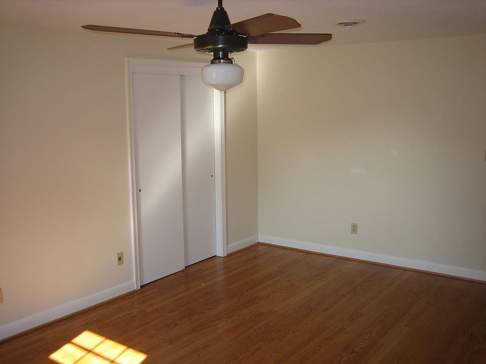 2nd image of 298 Suburban Pkwy