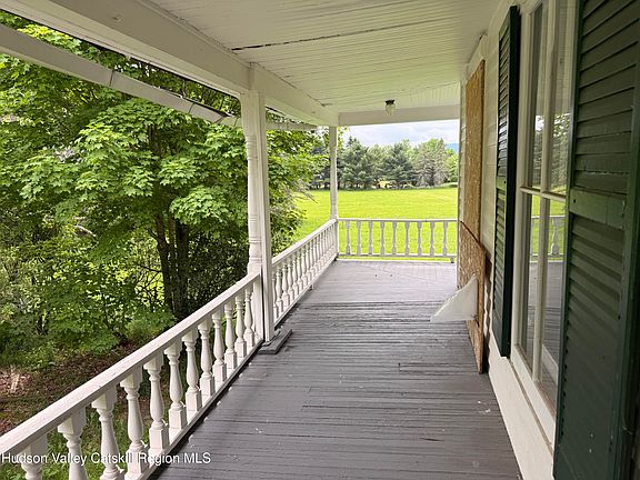 4th image of 2149 Weaver Hollow Road