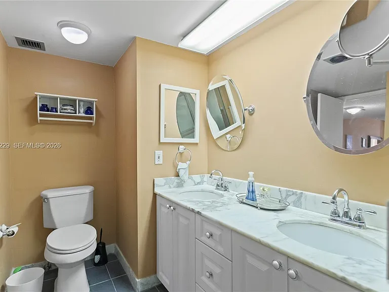 4020 Galt Ocean Dr #203 — Photo 51
