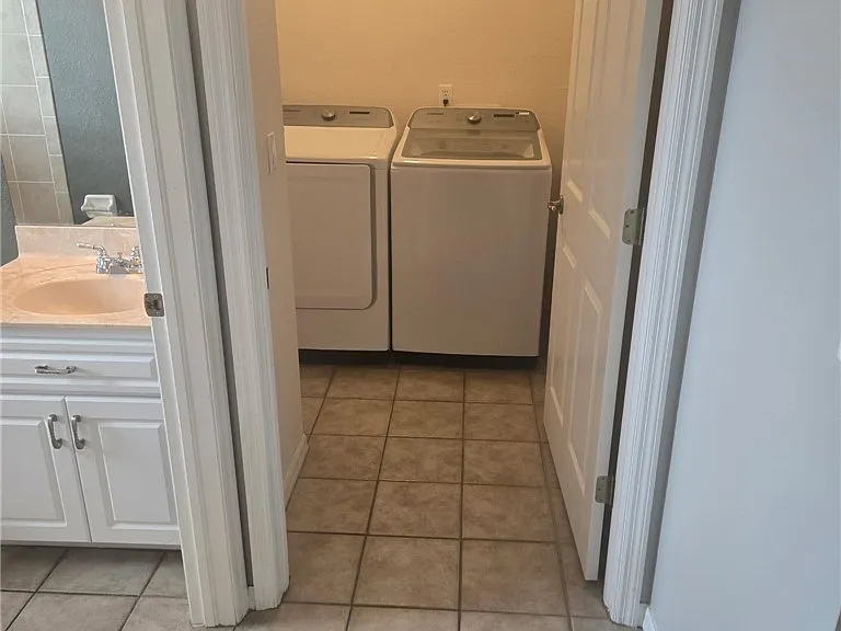 838 SW 47th Ter #A203 — Photo 11