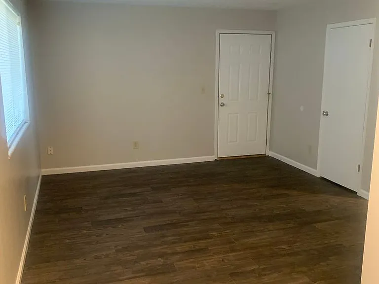305 Pine St — Photo 7