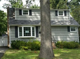 85 Ridgewald Ave, Waldwick, NJ 07463