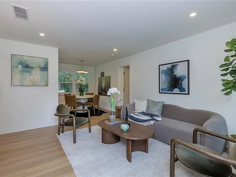 3026 Brook Dr — Photo 5
