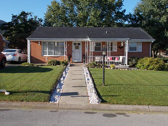 2nd image of 1426 Gratton St