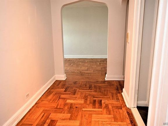 3rd image of 4817 42nd St #6V