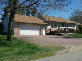 204 Bishop St E, Delavan, MN 56023