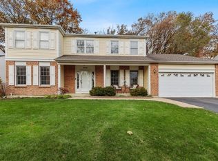 5344 Oakview Ln, Gurnee, IL 60031
