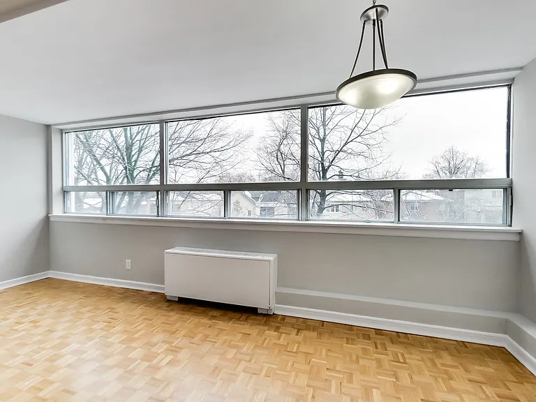 630 Roselawn Ave — Photo 20