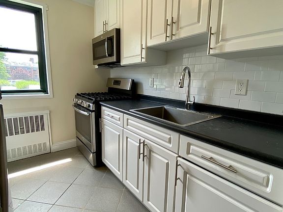 3rd image of 81 Beacon Hill Dr #1D1