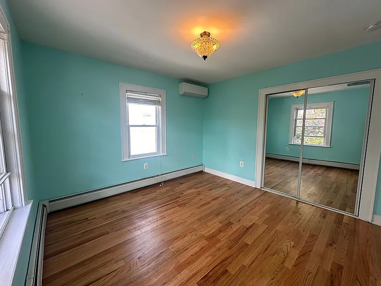 321 Hemlock St — Photo 8