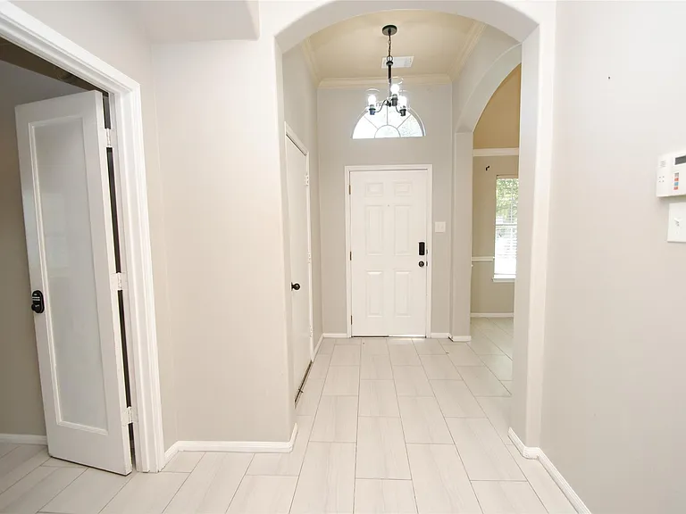 5910 Sugar Field Ln — Photo 3