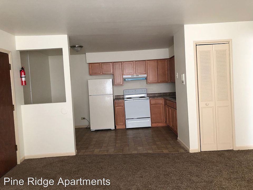 1st image of 1120 Parkwood Dr APT 302