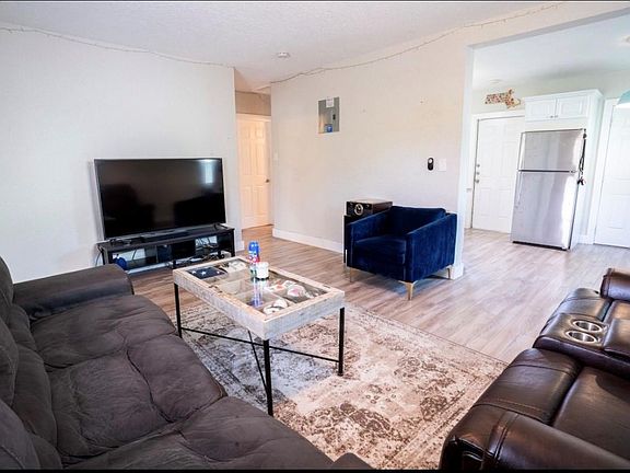 5th image of 1529 NW 6th Avenue