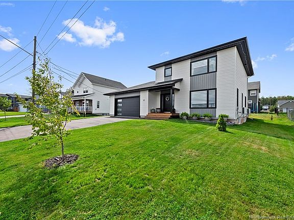 3rd image of 17 Renoir St