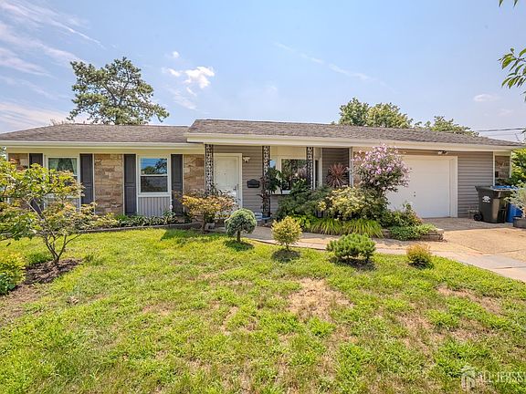 3rd image of 4 Hunterdon Ave
