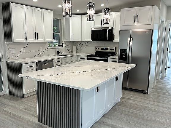 5th image of 6500 NW 33rd Ave