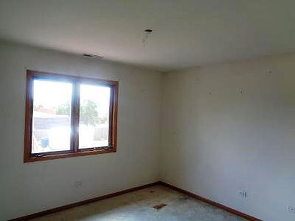 5th image of 4997 Meadow Lake Dr